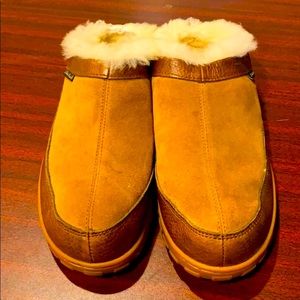Eddie Bauer shearling slippers